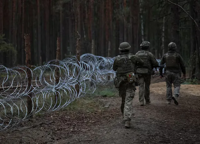 Білоруські ретранслятори для наведення «Шахедів» замовкли: Зеленський заявив про припинення їх роботи